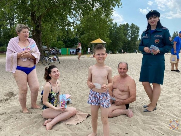 Рейдовые мероприятия по пляжам Бреста провели сотрудники МЧС