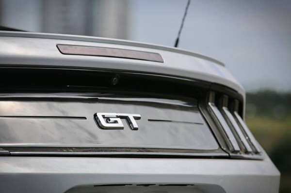 «Геометрия не пострадала, безопасность — целая». Белорус привёз из Америки 466-сильный Ford Mustang GT