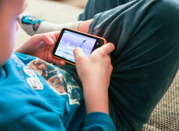 Что делать, если ребенок устраивает истерики из-за гаджетов – рекомендации психолога Что делать, если ребенок устраивает истерики из-за гаджетов – рекомендации психолога