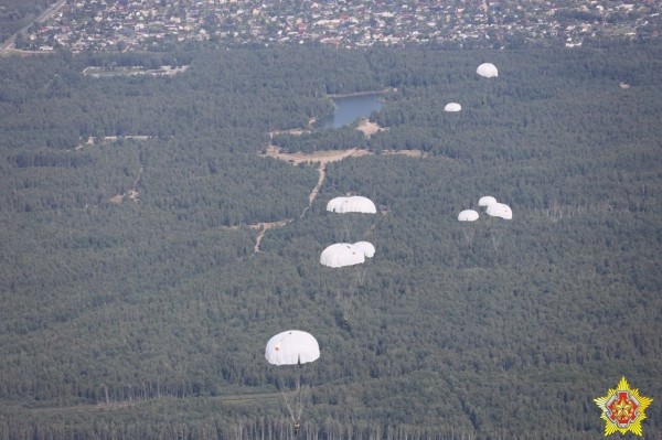На базе 38-й Брестской отдельной десантно-штурмовой бригады проходит пятидневный сбор с офицерами-выпускниками