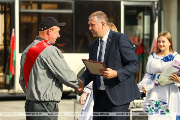 Первого в Брестской области водителя-пятитысячника чествовали в Каменецком районе