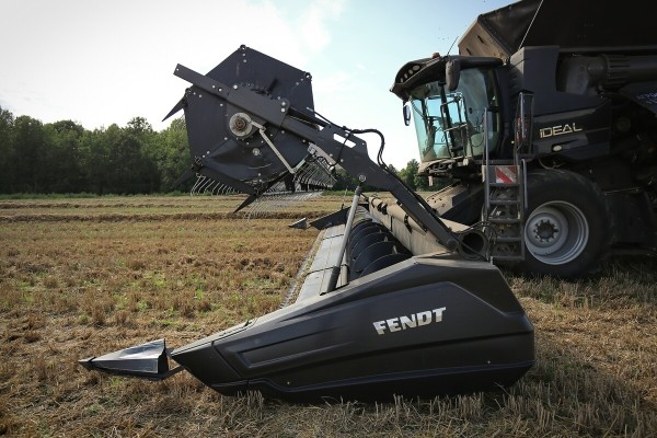 Водитель самого крутого комбайна в Беларуси: «За 1 000 рублей в поле точно бы не работал!»