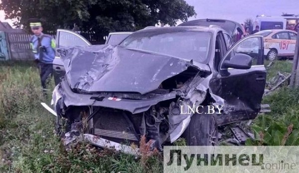 ДТП в Лунинецком районе: такси «встретилось» с Audi Q7 ДТП в Лунинецком районе: такси «встретилось» с Audi Q7
