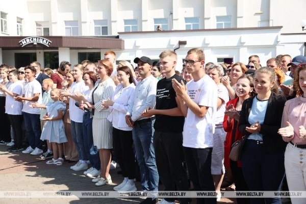 Александр Лукашенко с рабочей поездкой прибыл в Брестскую область. Подробности Александр Лукашенко с рабочей поездкой прибыл в Брестскую область. Подробности