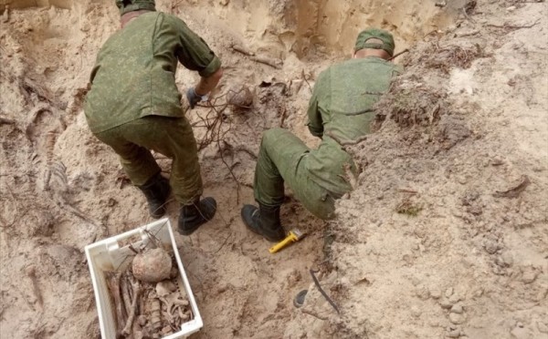 Останки 26 расстрелянных жителей в период ВОВ нашли во время раскопок в Брестской области Останки 26 расстрелянных жителей в период ВОВ нашли во время раскопок в Брестской области