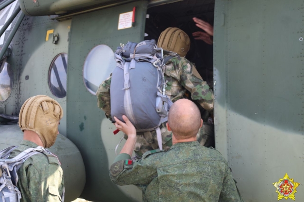 На базе 38-й Брестской отдельной десантно-штурмовой бригады проходит пятидневный сбор с офицерами-выпускниками