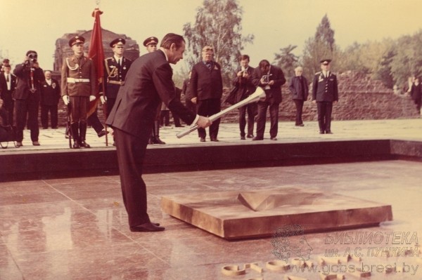 25 сентября 1971 был торжественно открыт мемориальный комплекс «Брестская крепость-герой»