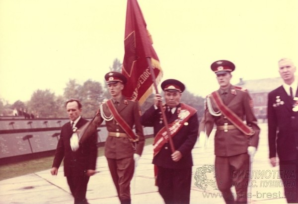 25 сентября 1971 был торжественно открыт мемориальный комплекс «Брестская крепость-герой»