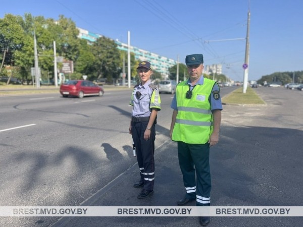 В Бресте сотрудники ГАИ останавливали маршрутки и такси В Бресте сотрудники ГАИ останавливали маршрутки и такси