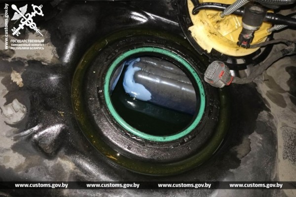 ﻿﻿В баке легковушки, ехавшей из Литвы, спрятали более 38 килограммов гашиша