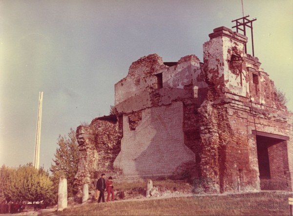 25 сентября 1971 был торжественно открыт мемориальный комплекс «Брестская крепость-герой»