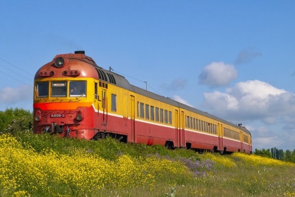 Бар в электричке и гостиница в вагоне: Самые странные и необычные поезда в Беларуси