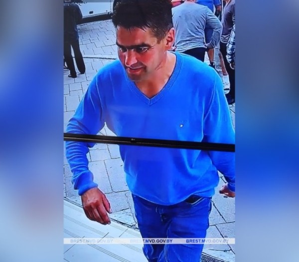 Мужчина ночью вышел из такси на трассе М1 и пропал