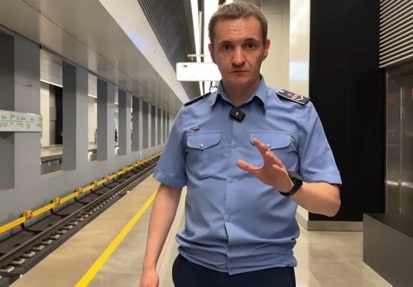 Машинист рассказал, как выжить в метро после падения на путь