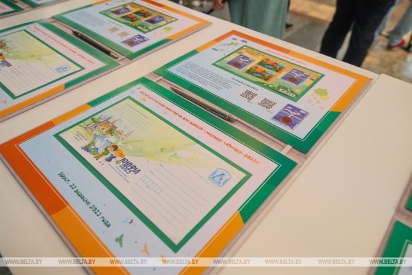 Коллекции из семи стран представлены в Бресте на филателистической выставке для детей и молодежи