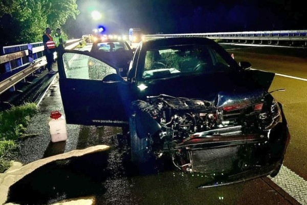 В Германии в отпавшее от фуры белоруски колесо врезался Volkswagen