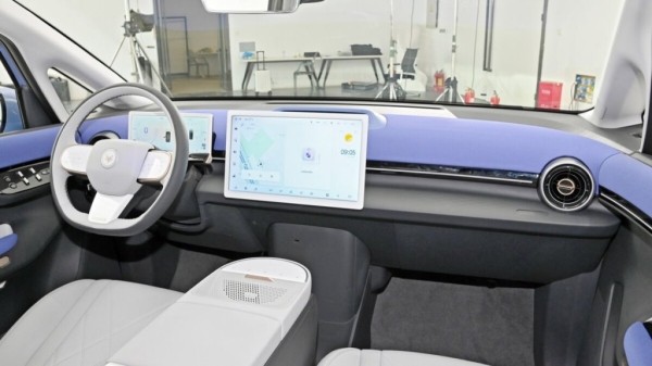 В продаже появилась машина специально для молодых мам. Вот сколько она стоит