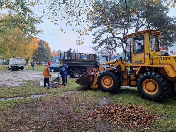 Участники «Марафона чистоты» навели порядок на Дубровке в Бресте