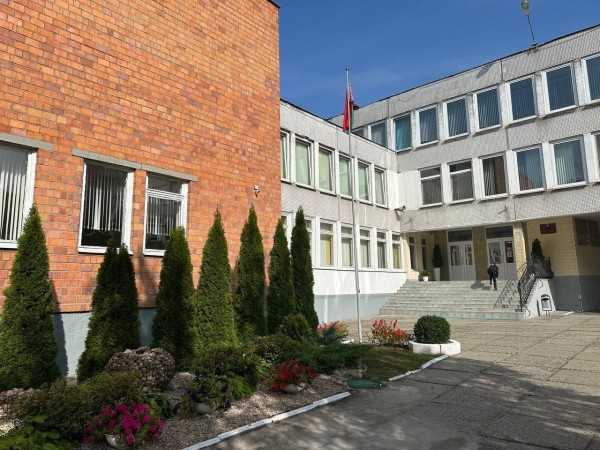 Глава Бреста побывал в школе, в которой учился сам и встретился с первой учительницей