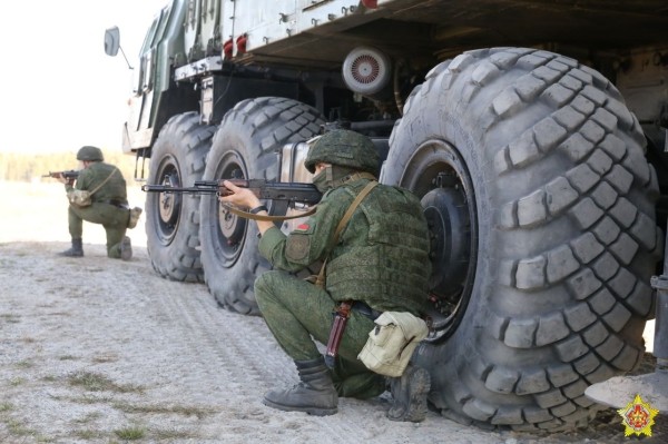 На полигоне «Брестский» проходит тактическое учение с одним из подразделений 115-го зенитного ракетного полка