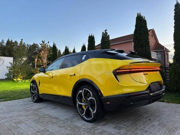 Лучшая модель Lotus на деньги Geely — вот сколько она стоит в Беларуси