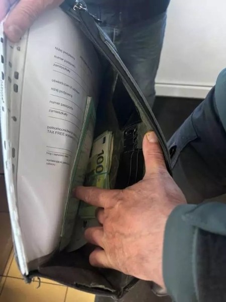 Белорус не задекларировал 18 000 евро и получил проблемы на литовской границе Белорус не задекларировал 18 000 евро и получил проблемы на литовской границе