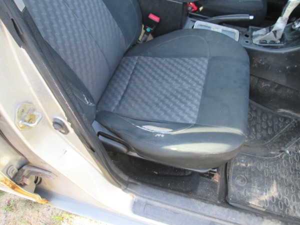 МВД выставило на продажу служебные Geely SC7 и другие авто. Вот какие ценники