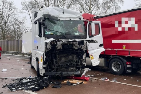 В Германии белорус пострадал в ДТП с тремя грузовиками