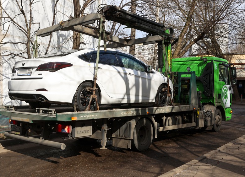 Оповещать водителей о принудительной эвакуации авто могут начать уже с 1 января