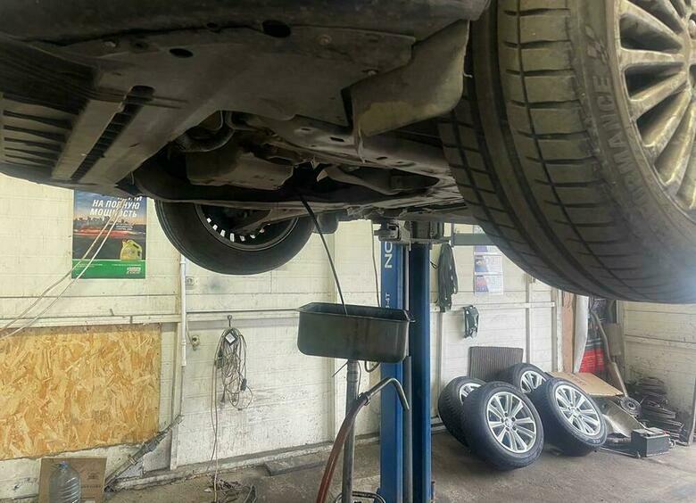 В утиль или на СТО: автомеханики стонут от наплыва сломавшихся подержанных авто