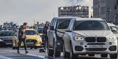 Пять простых правил, как не стать жертвой мошенников на дороге