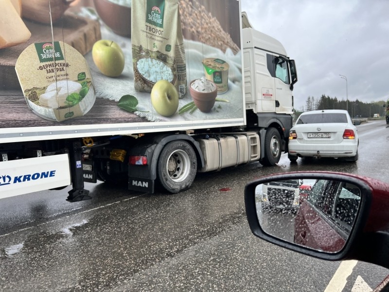 Миллионеры из тягачей: сколько сейчас получают дальнобойщики в России