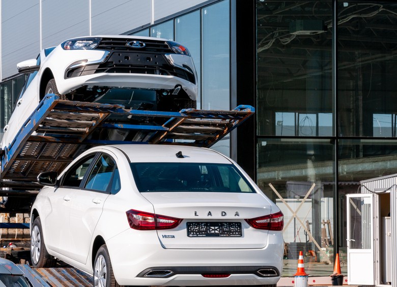 LADA Vesta со старыми-новыми опциями: праздник со слезами на глазах LADA Vesta со старыми-новыми опциями: праздник со слезами на глазах