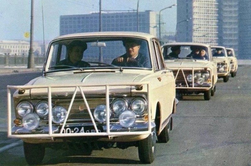 Почему железный бампер с выступающей стальной дугой называют кенгурятником