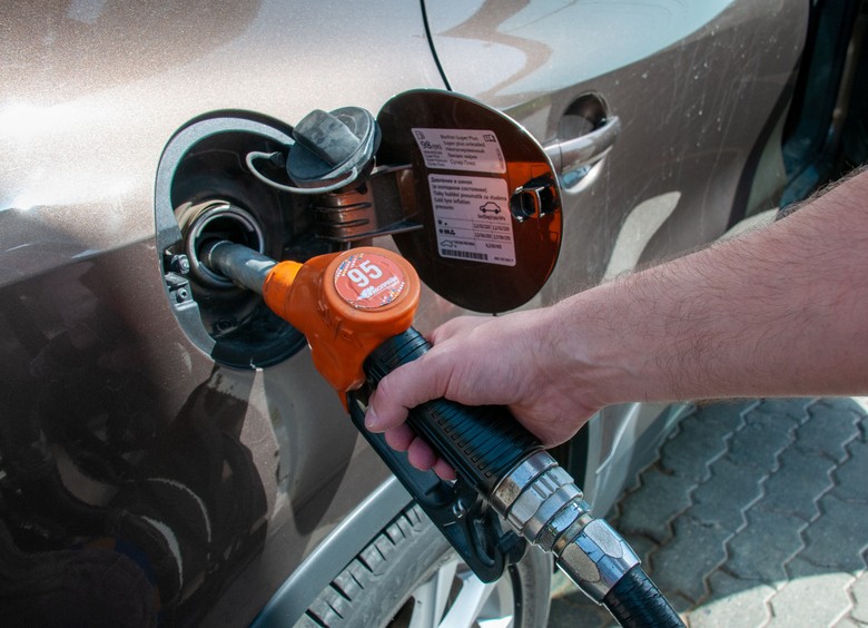 Автоэксперт развеял три популярных мифа о бензине Автоэксперт развеял три популярных мифа о бензине