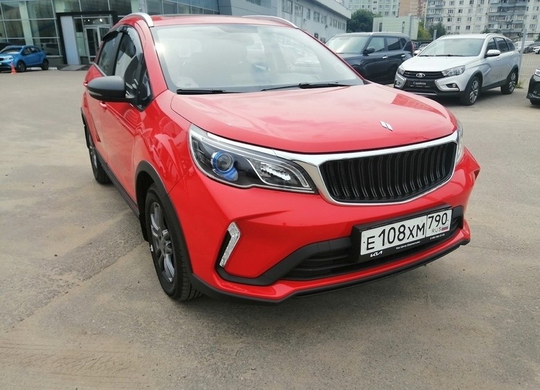 Очень недорого: стоит ли покупать подержанный компактный кроссовер Livan X3 Pro