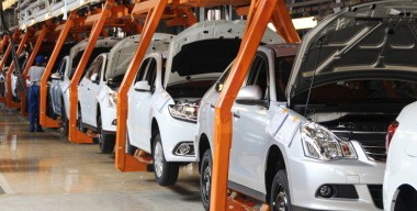 На уровне абсурда: эксперты оценили идею полного запрета смартфонов в машинах