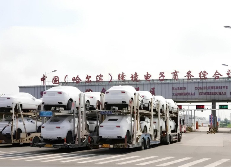 Новая Geely Tugella уже едет в Россию в товарном количестве