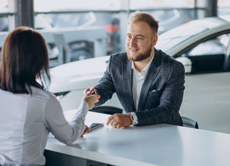 Россияне покупают больше половины новых автомобилей в кредит