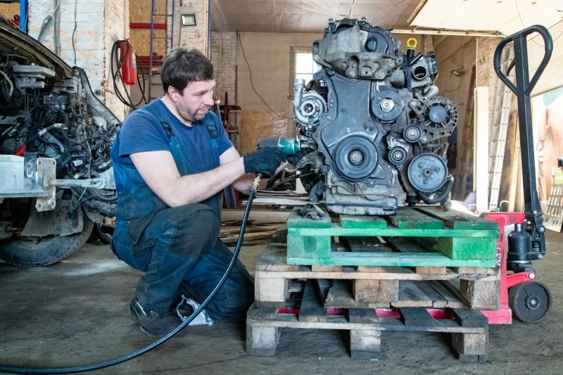 На переборку: назван реальный ресурс бензинового двигателя легковушки в России