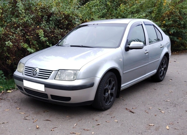 Надежный седан из&nbsp;90-х: обзор Volkswagen Bora за&nbsp;250 000 рублей