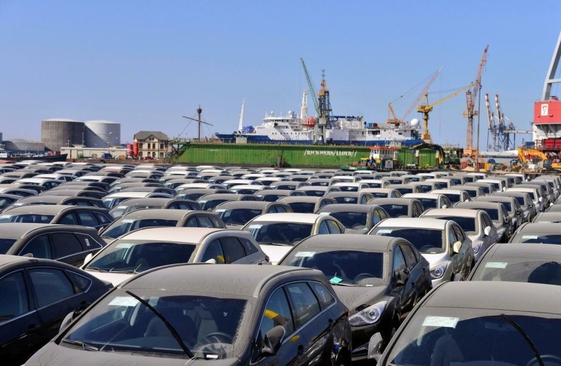 Автоэксперт рассказал, как аукнется авторынку России повышение ставок утильсбора