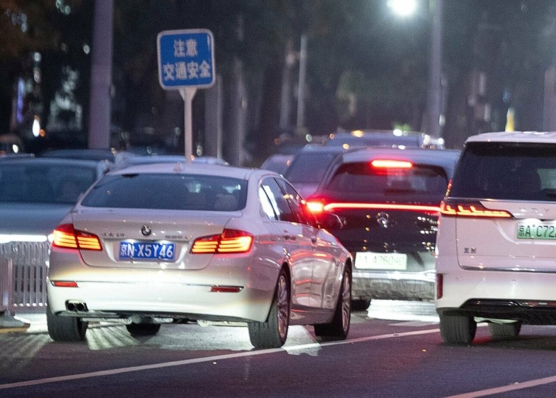 Девятый вал неликвида: тысячи новых европейских авто могут приехать в РФ из КНР Девятый вал неликвида: тысячи новых европейских авто могут приехать в РФ из КНР