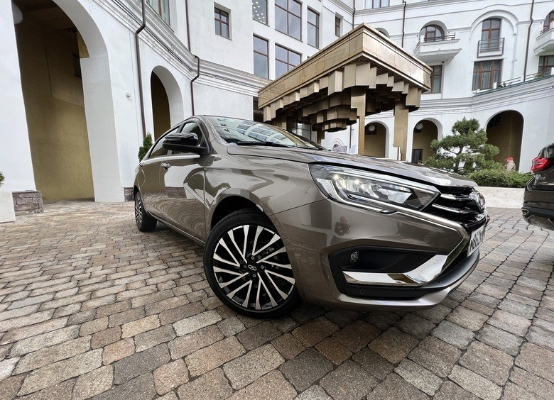 Спасибо, дайте две: «закрученный» тест-драйв бизнес-седана LADA Aura Спасибо, дайте две: «закрученный» тест-драйв бизнес-седана LADA Aura