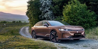 Ностальгия на батарейках: тест-драйв электрохетча Ora 03 Ностальгия на батарейках: тест-драйв электрохетча Ora 03