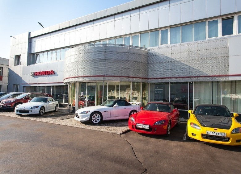 Эксперт объяснил, почему подержанные авто из Китая не везут в Россию массово