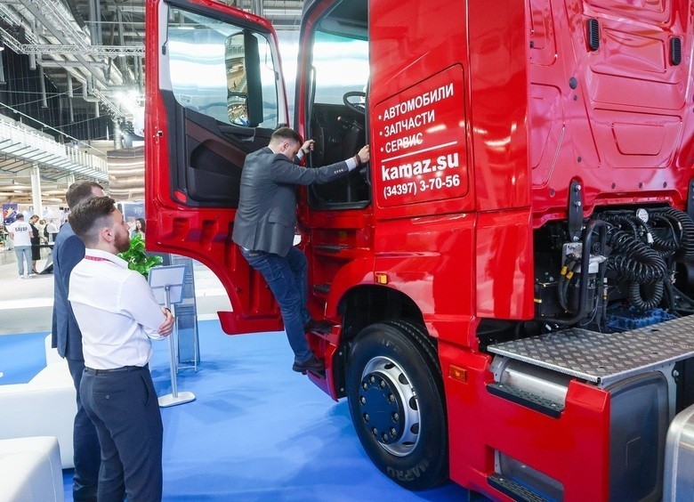 Санкционный удар: эксперты прогнозируют падение продаж коммерческих автомобилей