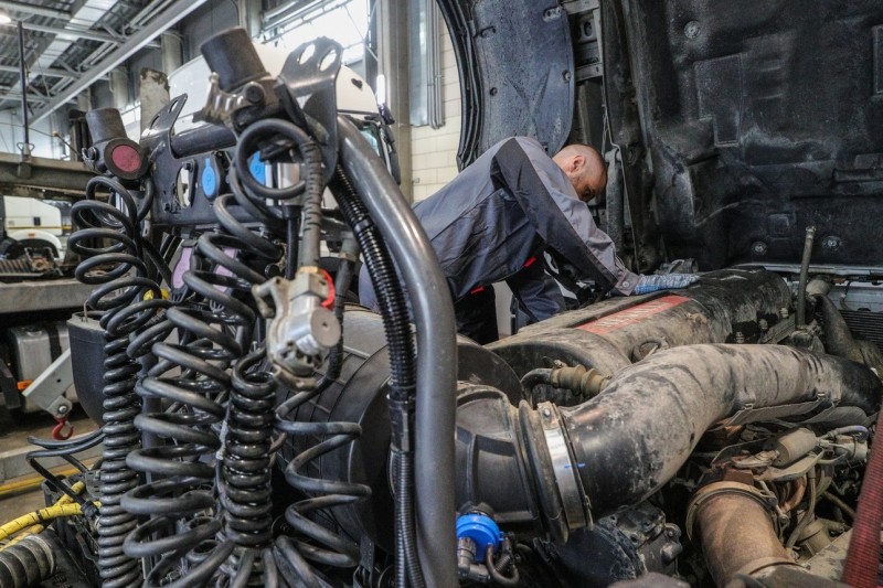 Ненадежный Китай, дорогая Европа: как сегодня в России ремонтируют грузовики