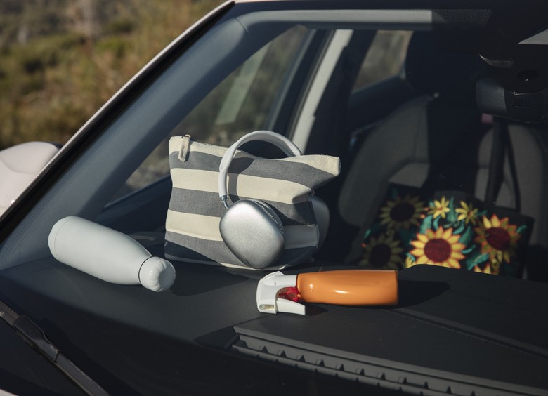 Я всегда с собой беру: самые нелепые вещи в бардачках автомобилистов