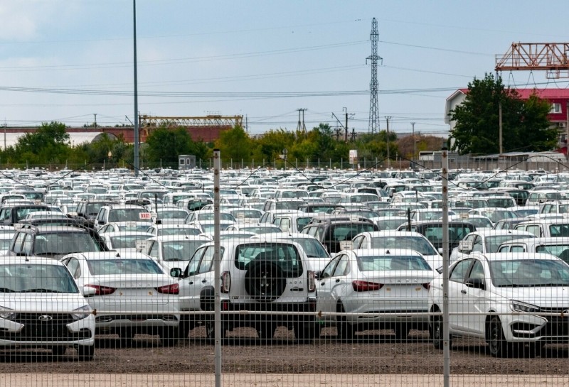 Коллапс или временный спад: что ждет российский авторынок в ближайшее время Коллапс или временный спад: что ждет российский авторынок в ближайшее время